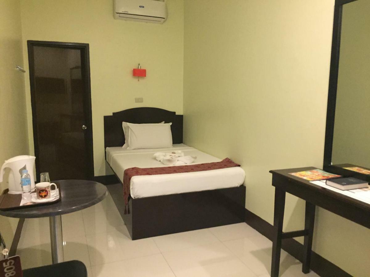 Hollywood Suites General Santos City Exterior photo