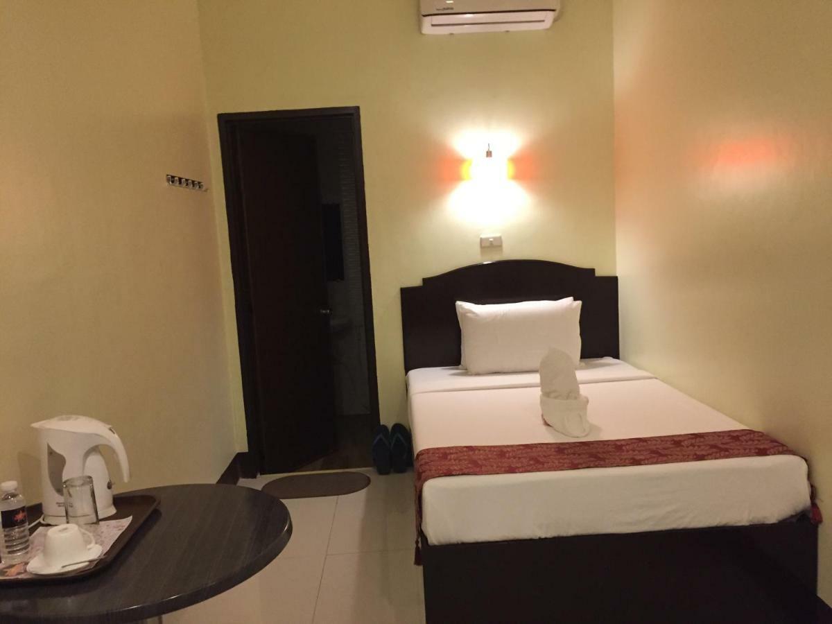 Hollywood Suites General Santos City Exterior photo