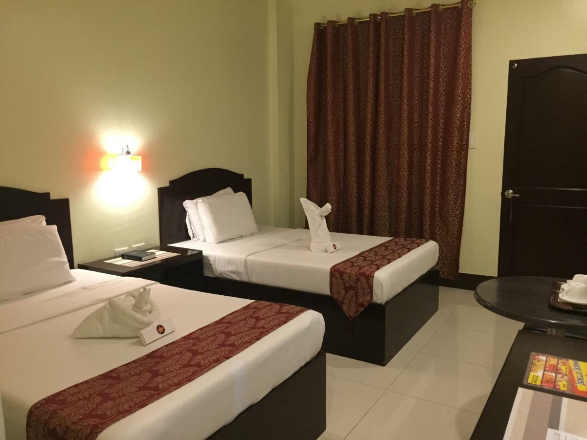 Hollywood Suites General Santos City Exterior photo