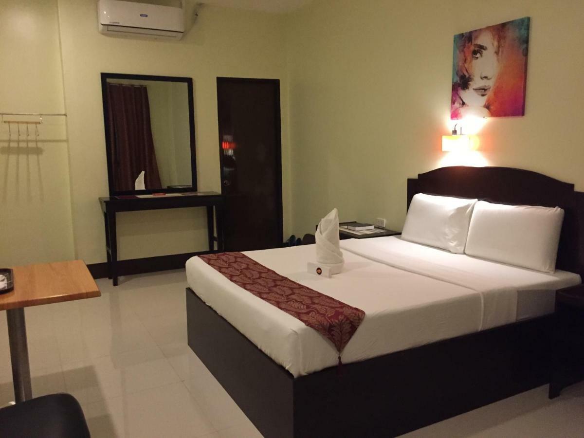 Hollywood Suites General Santos City Exterior photo